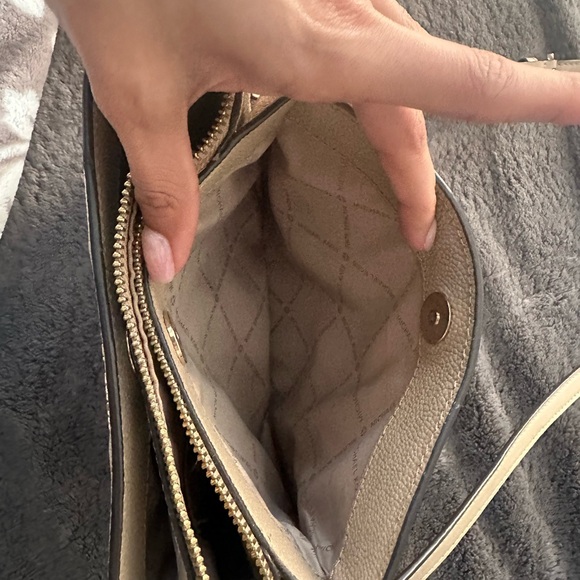 Michael Kors crossbody bag - Picture 6 of 6